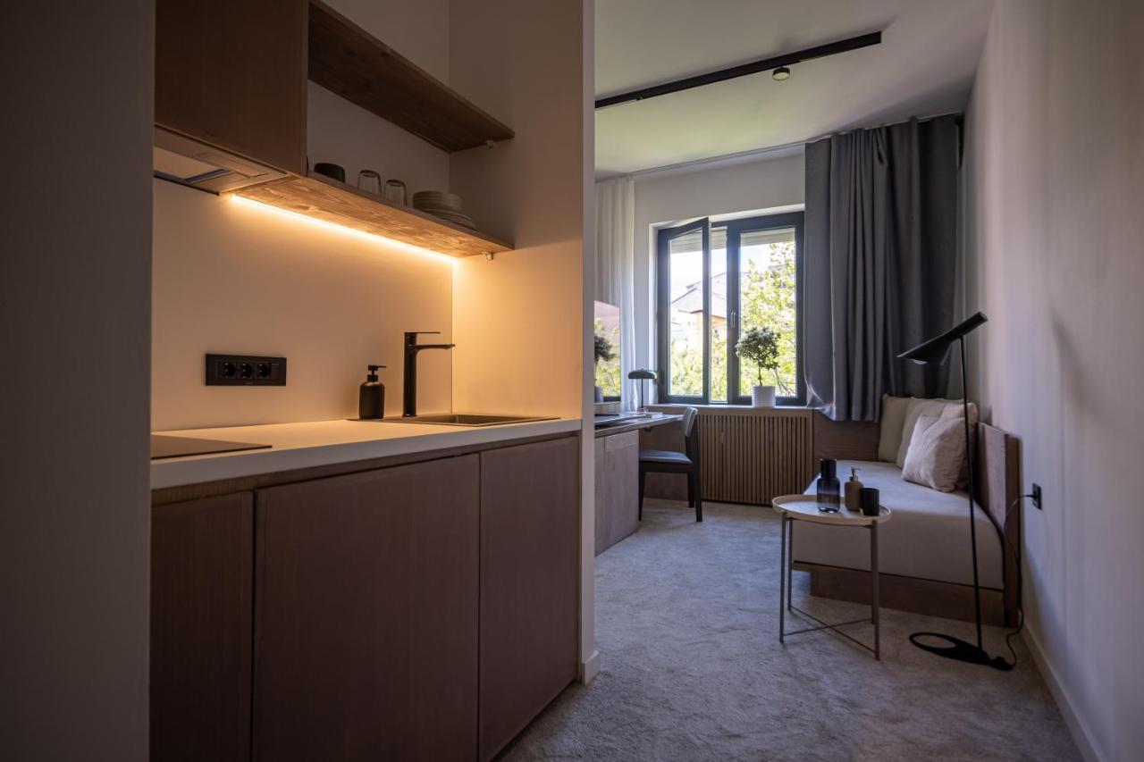 Bloom Suites Pristina Exteriör bild