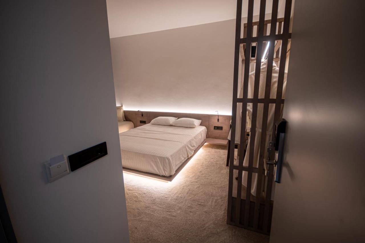 Bloom Suites Pristina Exteriör bild