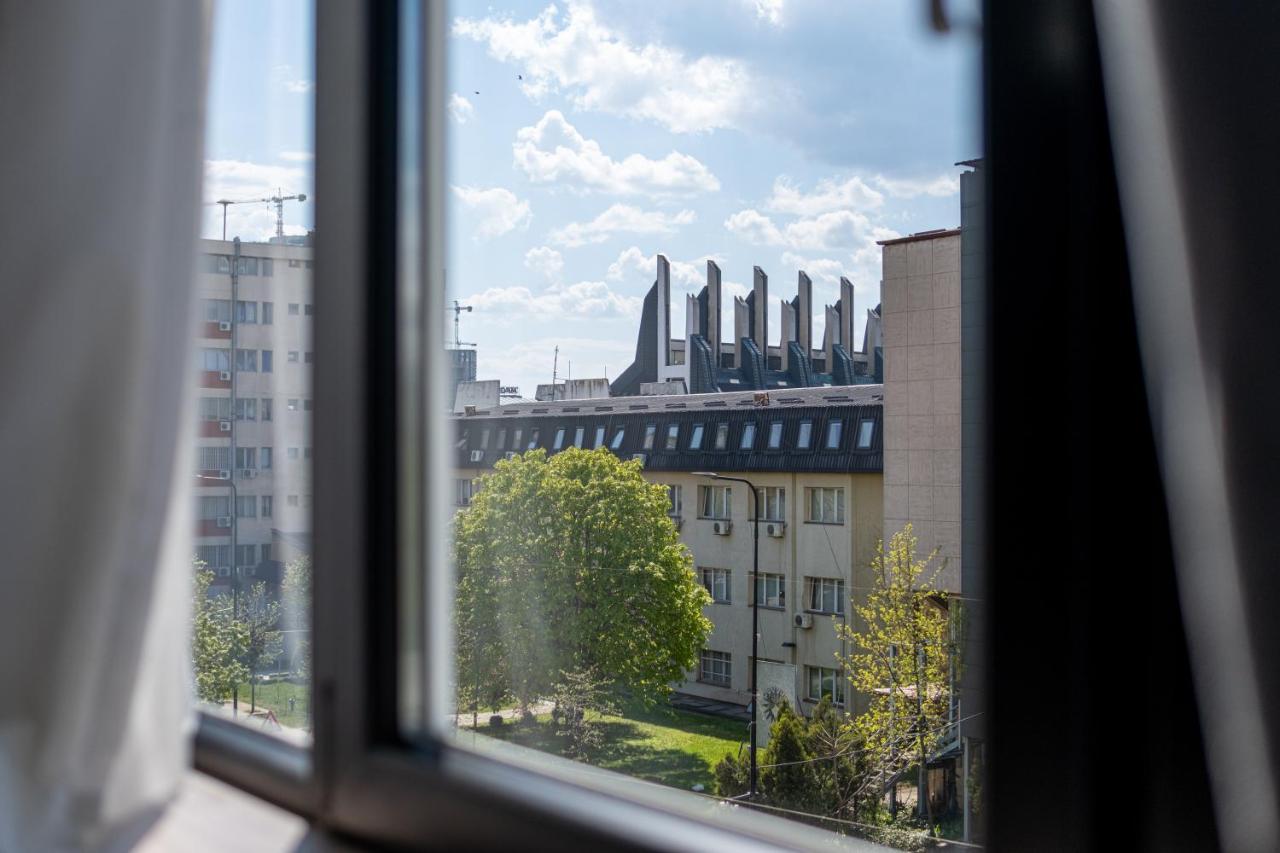 Bloom Suites Pristina Exteriör bild