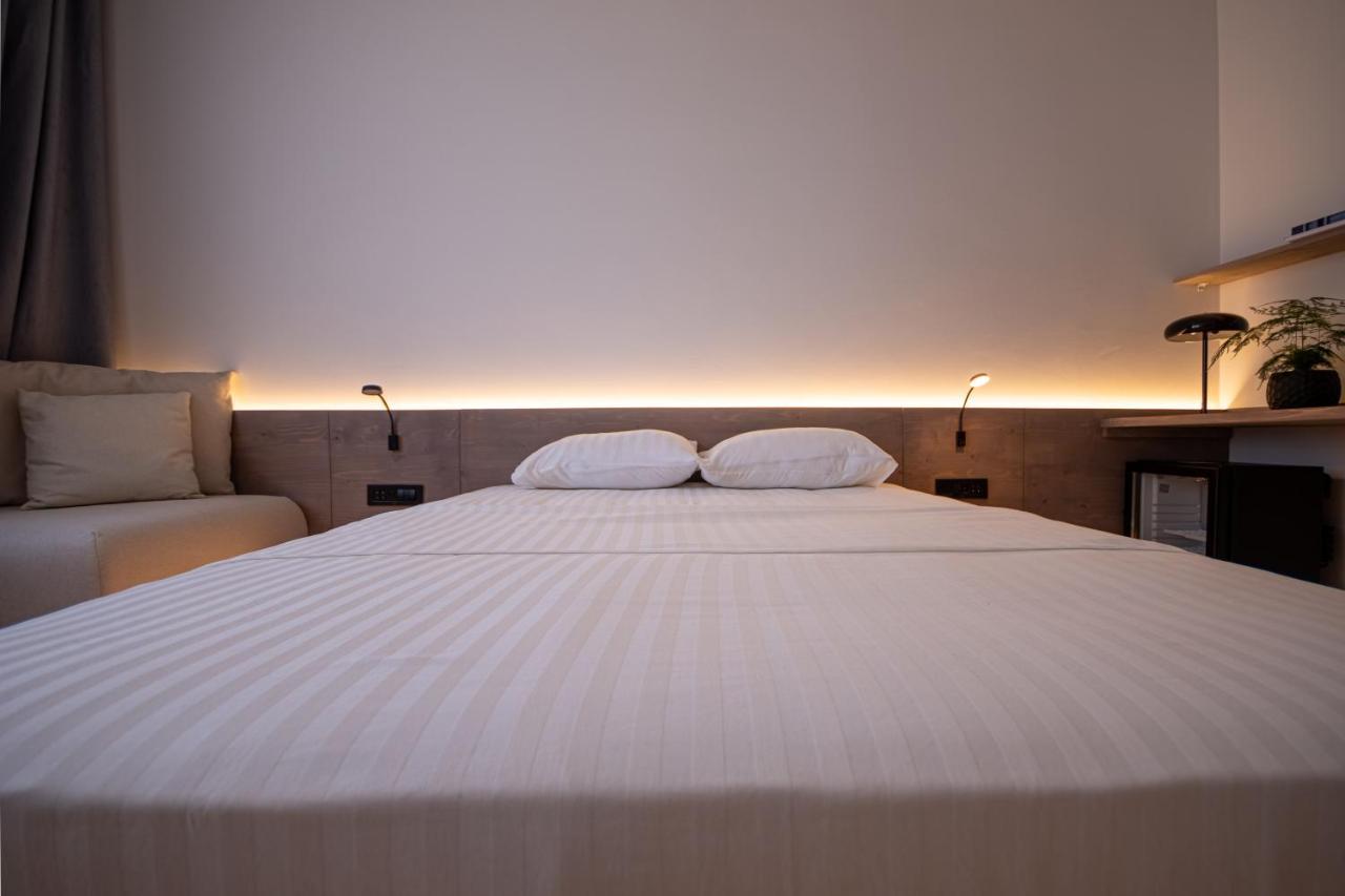 Bloom Suites Pristina Exteriör bild