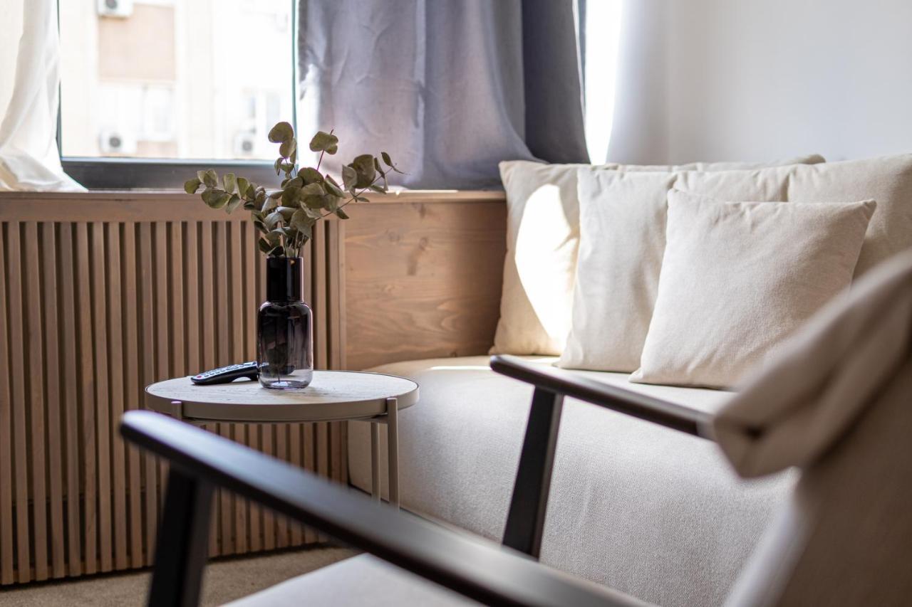 Bloom Suites Pristina Exteriör bild