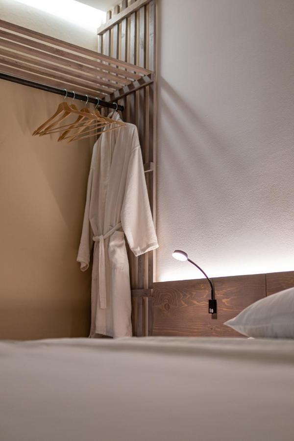 Bloom Suites Pristina Exteriör bild