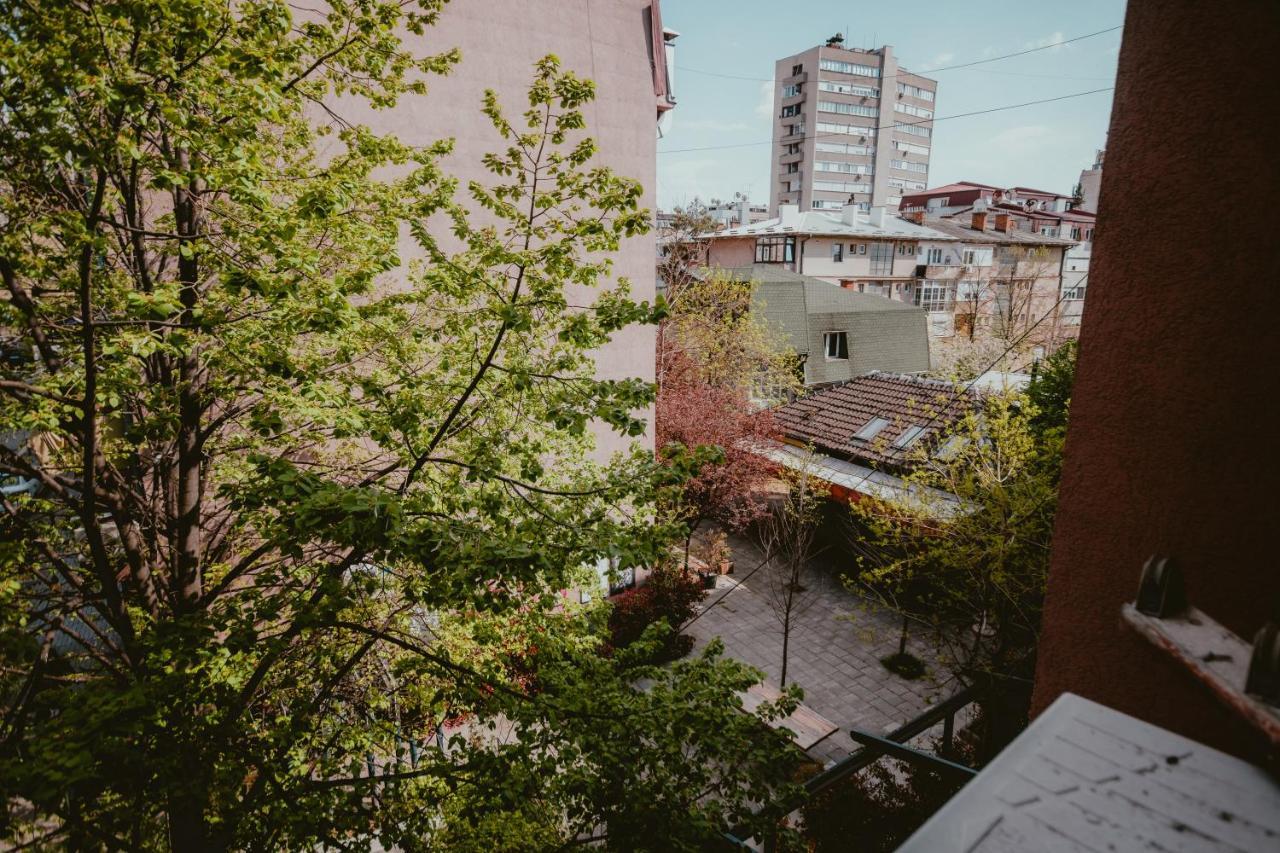 Bloom Suites Pristina Exteriör bild